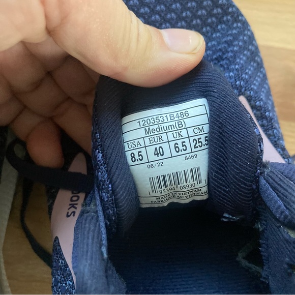 Brooks size 8.5 medium Adrenaline 22 GTS Support Shoe Navy Purple - Picture 8 of 11